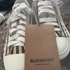 Burberry sneakers